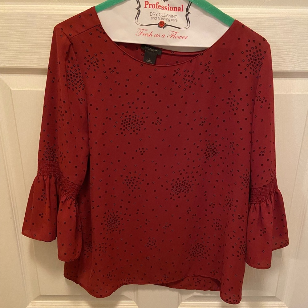 Ann Taylor Maroon flutter sleeve top